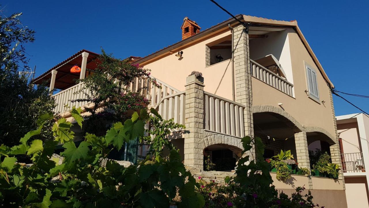 Apartments Mladen Sućuraj Dış mekan fotoğraf